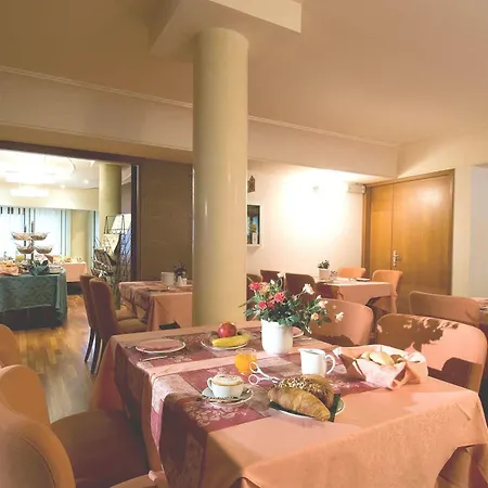 Lombardia Hotel 4*